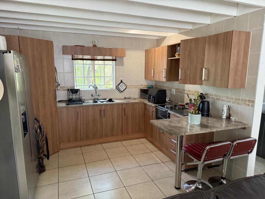 To Let 1 Bedroom Property for Rent in Melodie North West